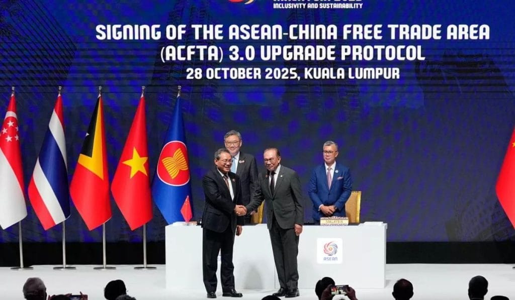Çin ve ASEAN, serbest ticaret anlaşmasını imzaladı